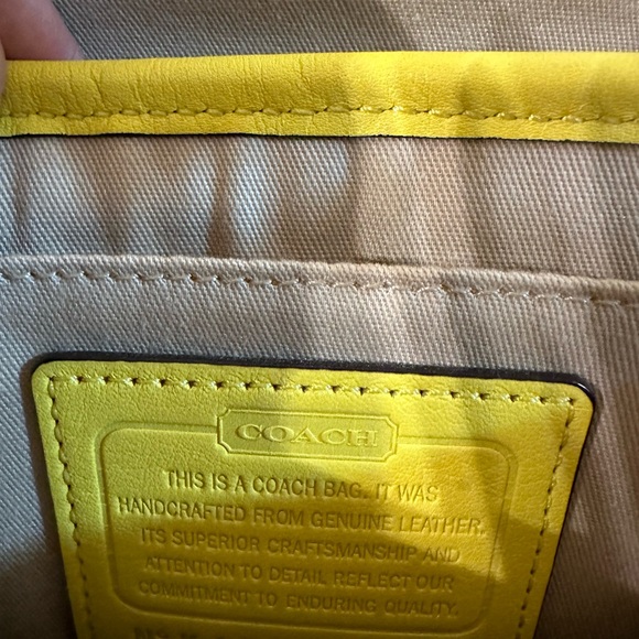 Coach Crossbody bright yellow - Picture 3 of 5